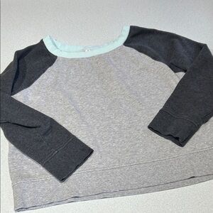 3/$20 GAP Gray and Blue Raglan Sweatshirt